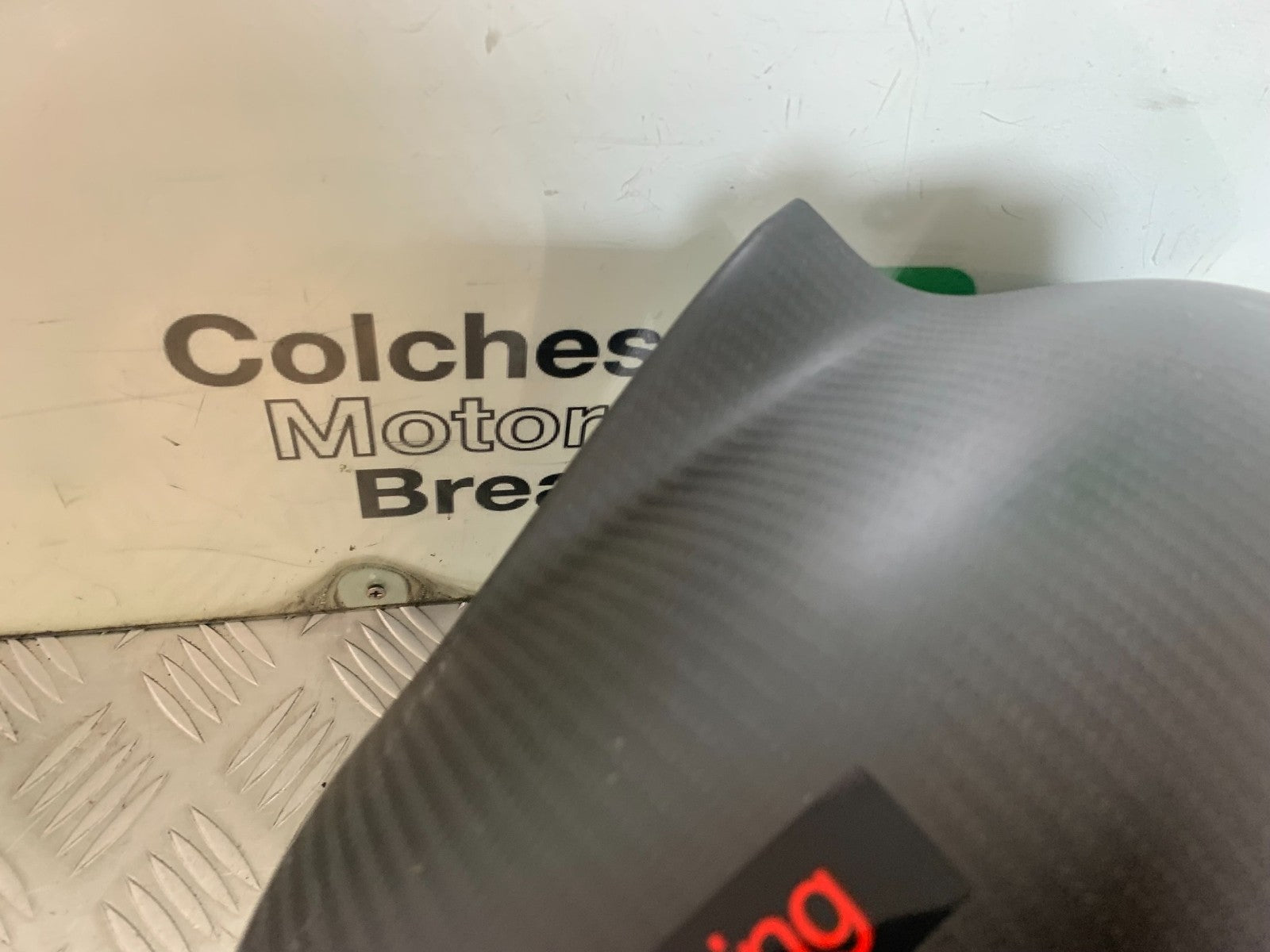 APRILIA RSV4 FACTORY CARBON FRONT MUDGUARD YEAR 2009-2012 (CMB1224)