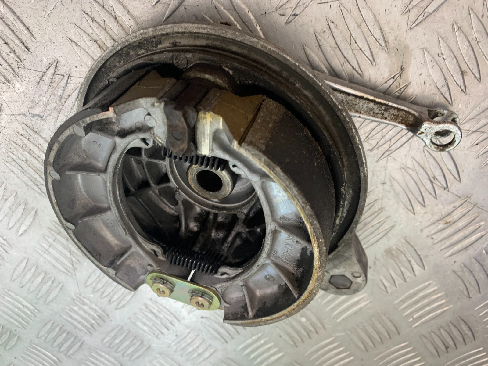 HONDA VT700 VT 700 SHADOW REAR BRAKE HUB  YEAR 1984-85 (CMB1328)