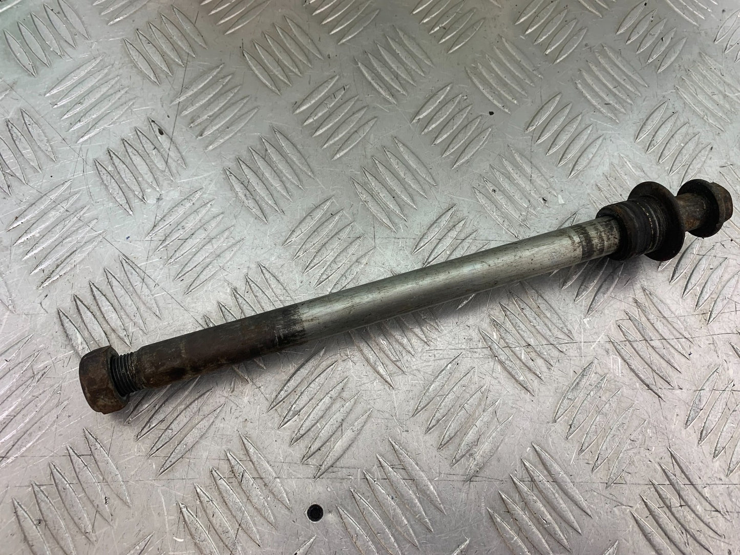 HONDA CBR600 CBR 600 FX FY REAR WHEEL SPINDLE YEAR 1999-2000 (CMB1287)