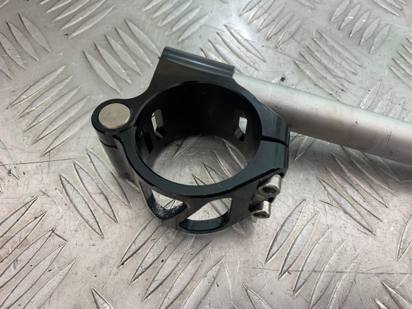 DUCATI 996 SPS 748 916 998 RIGHT HANDLEBAR   1999-2000 (CMB1209)