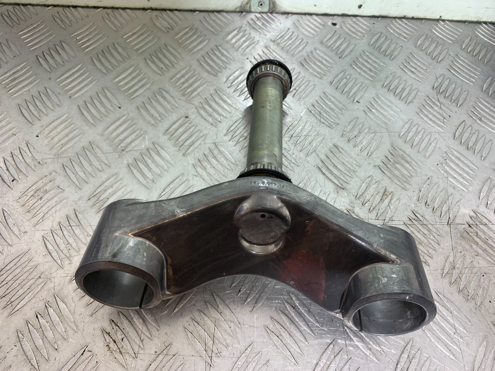 DUCATI 996 SPS 748 916 998 BOTTOM YOKE  1999-2000 (CMB1209)