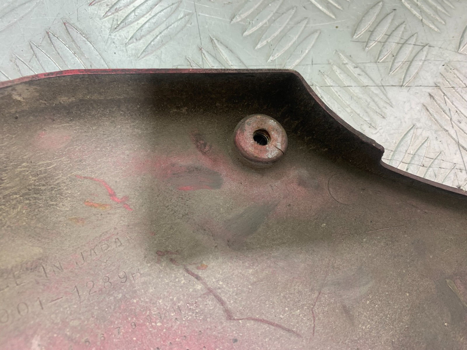 KAWASAKI GPZ600 GPZ 600 LEFT SEAT PANEL YEAR 1988-90  (CMB1258)