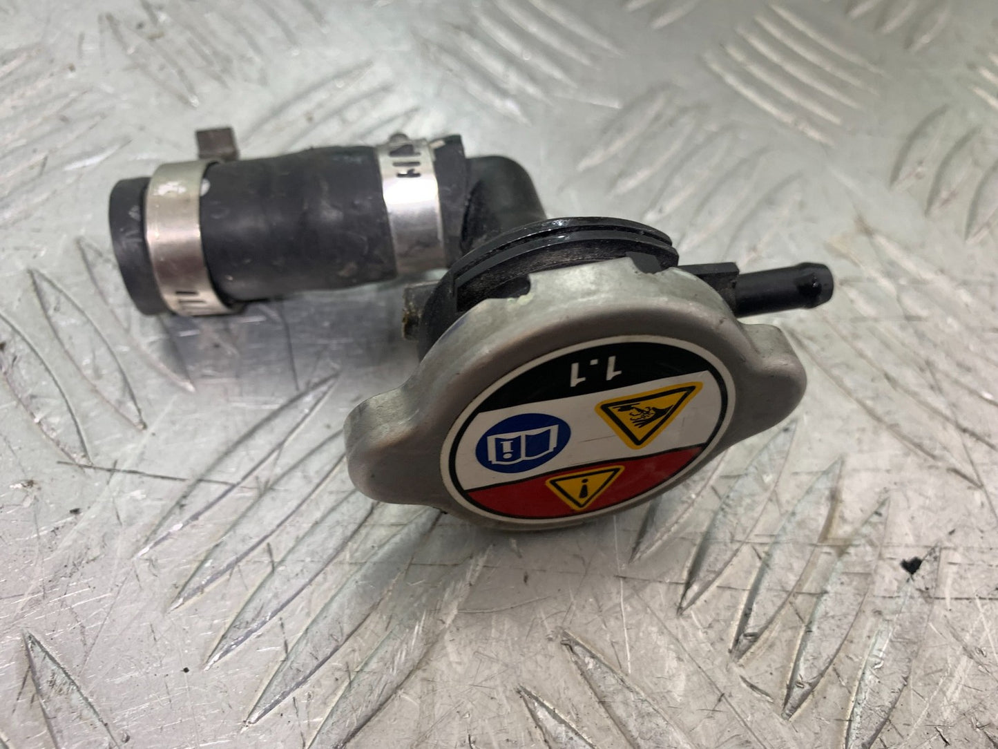 HONDA CBR1000 rr FIREBLADE RADIATOR CAP  2012-2016 (CMB1280)