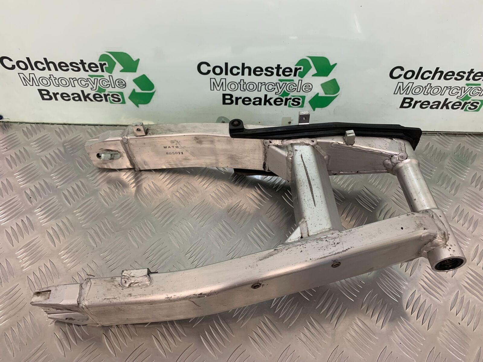 HONDA CBR1100 BLACKBIRD SWINGARM   YEAR 1996-1998 (STOCK 936)