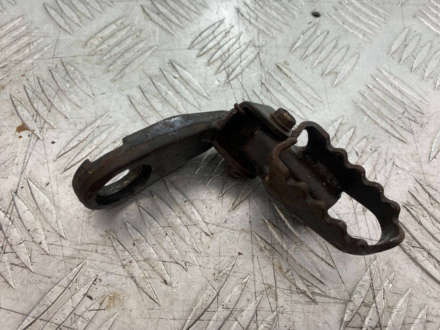 KAWASAKI KLR250 KLR 250 FRONT RIGHT FOOTPEG  YEAR 1984-2001 (CMB1225)
