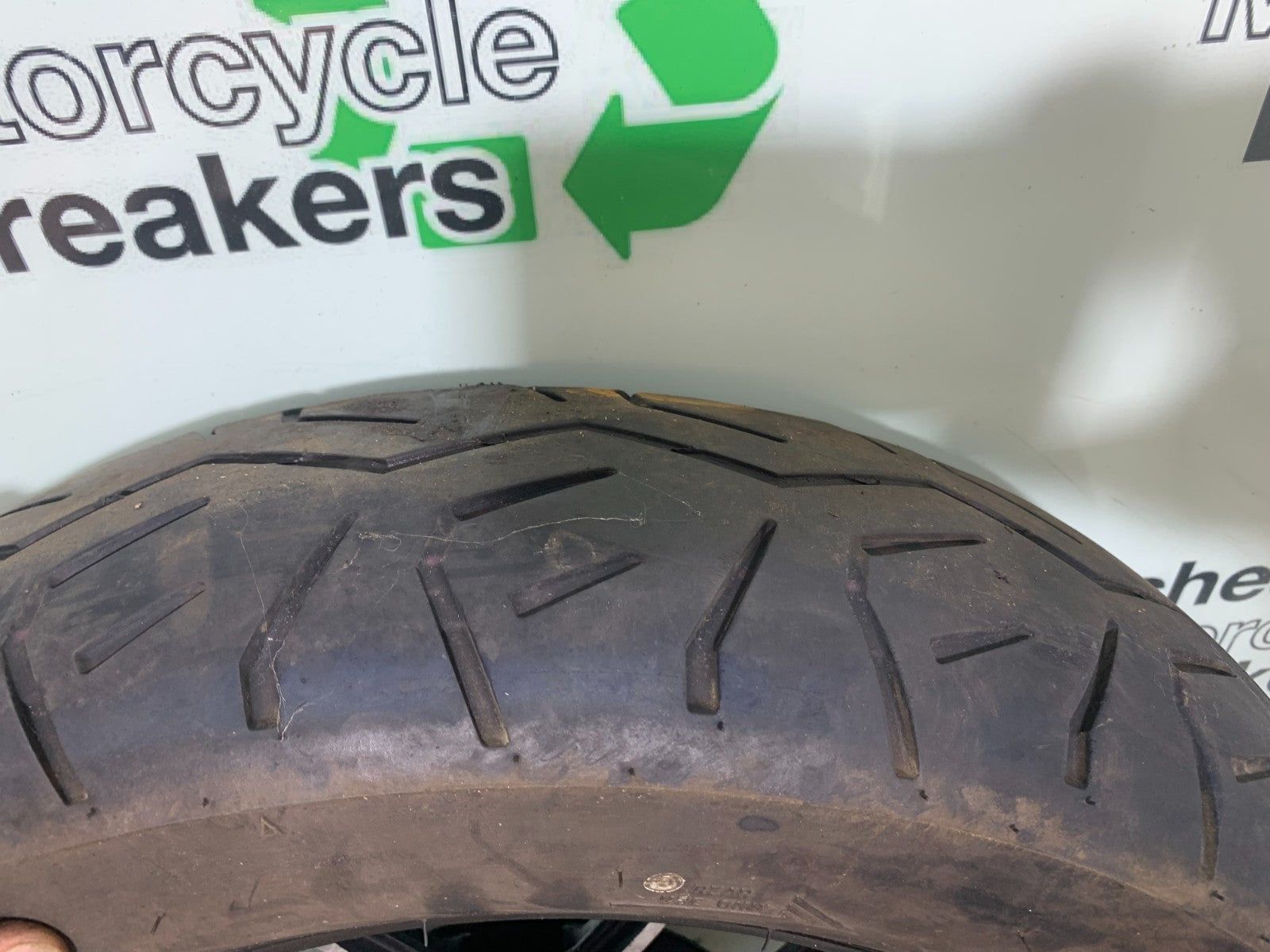 HONDA VT700 VT 700 SHADOW REAR WHEEL   YEAR 1984-85 (CMB1328)