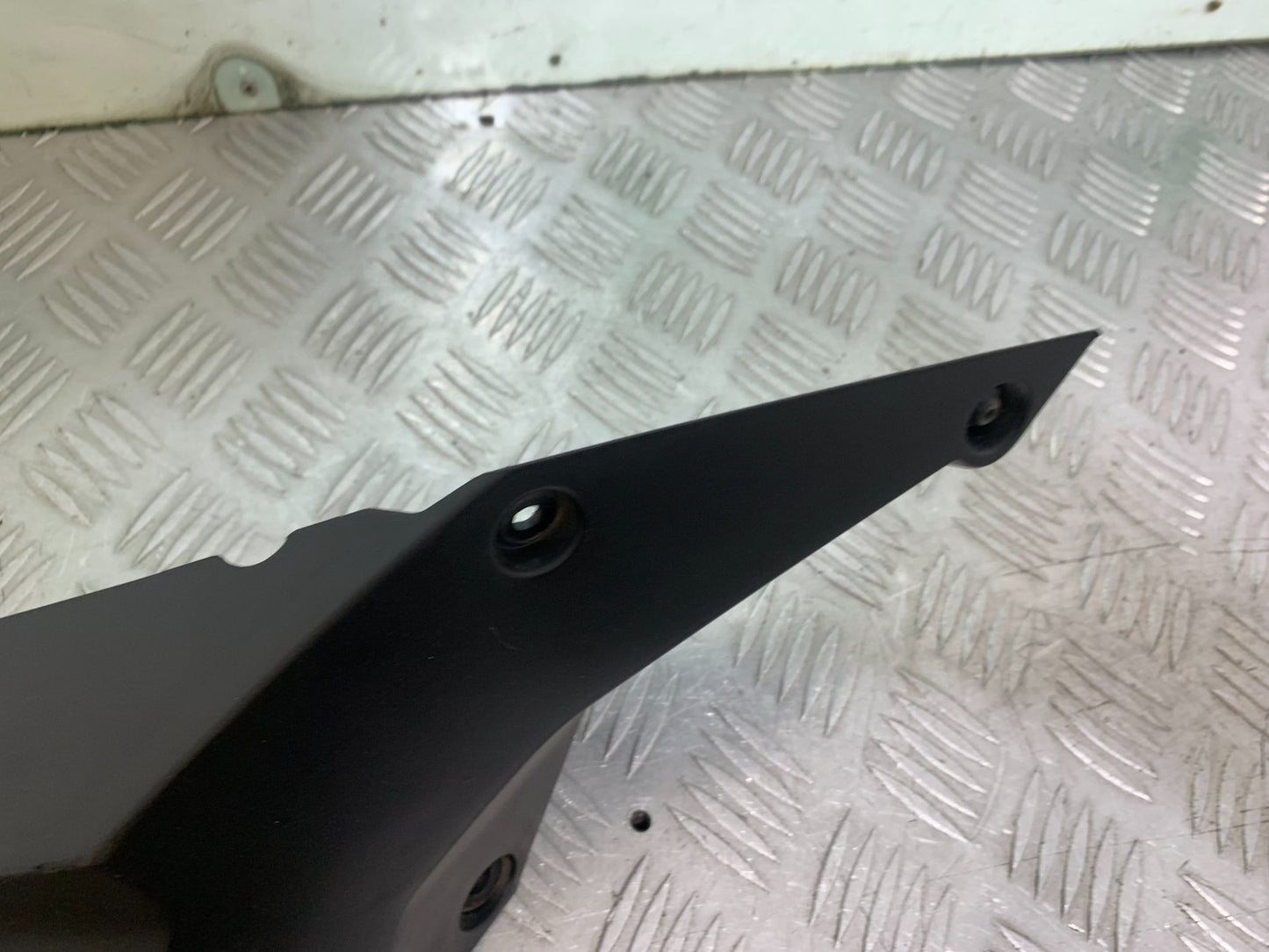 KTM 125 DUKE INFILL PANEL YEAR 2018-2023 (CMB1185)
