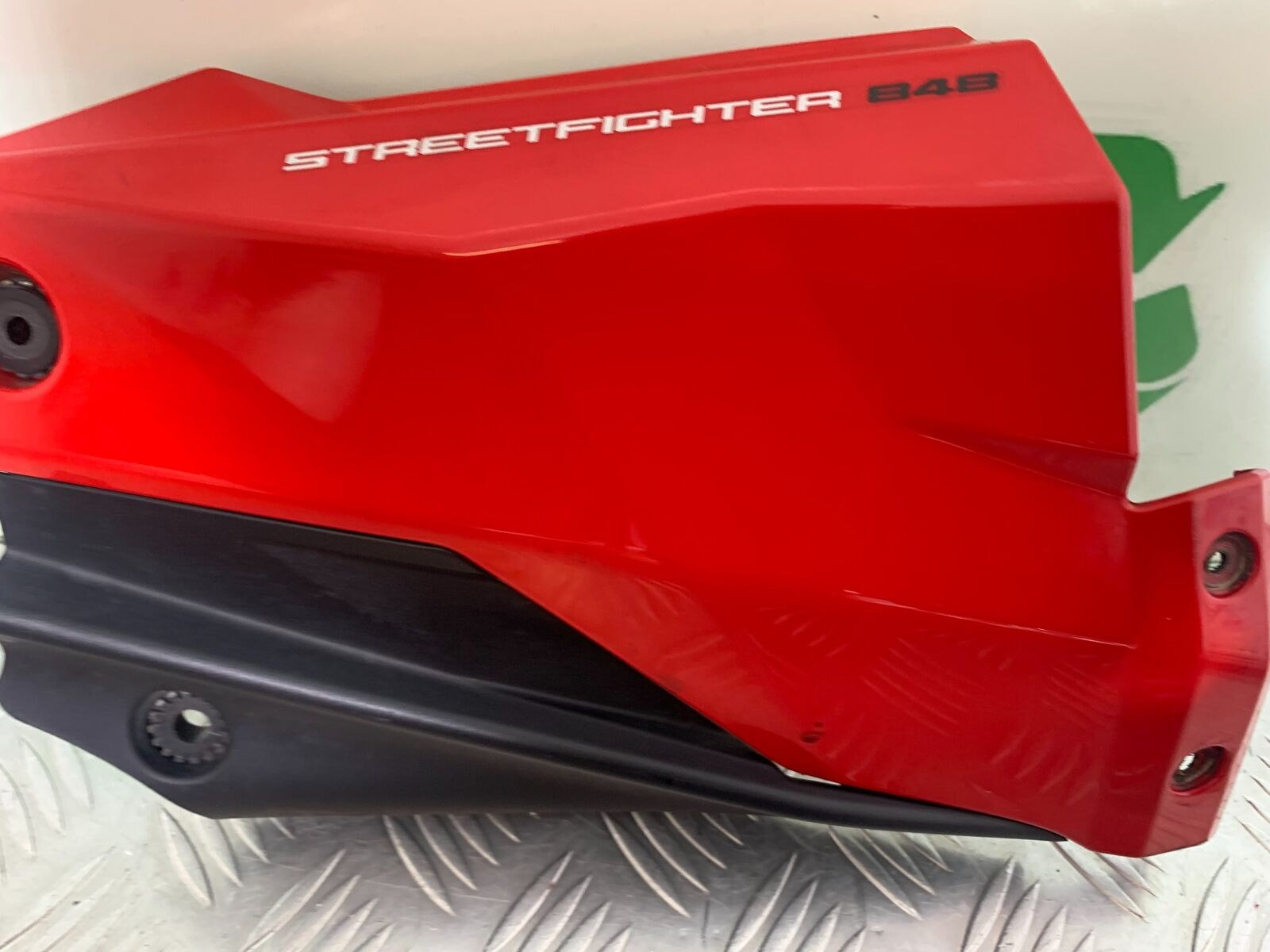 DUCATI STREETFIGHTER 848 RIGHT BELLYPAN    YEAR 2011-2016 (CMB1050)