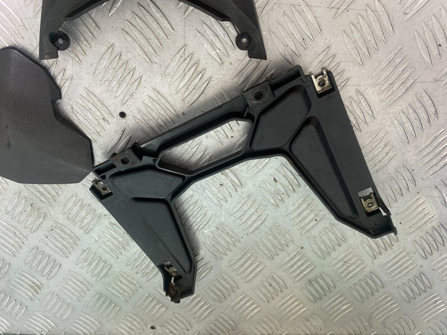 BENELLI BN125 BN 125 INFILL PANELS   YEAR 2018-2021 (CMB1194)