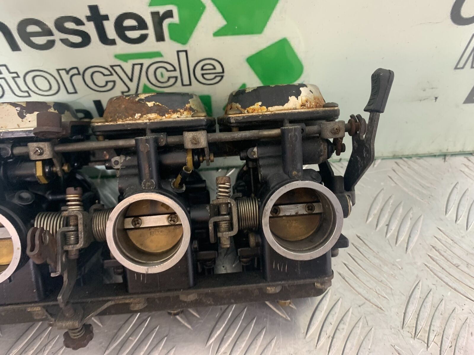 YAMAHA XS1100 MIDNIGHT SPECIAL CARBS  YEAR 1980-1982 (CMB1122)