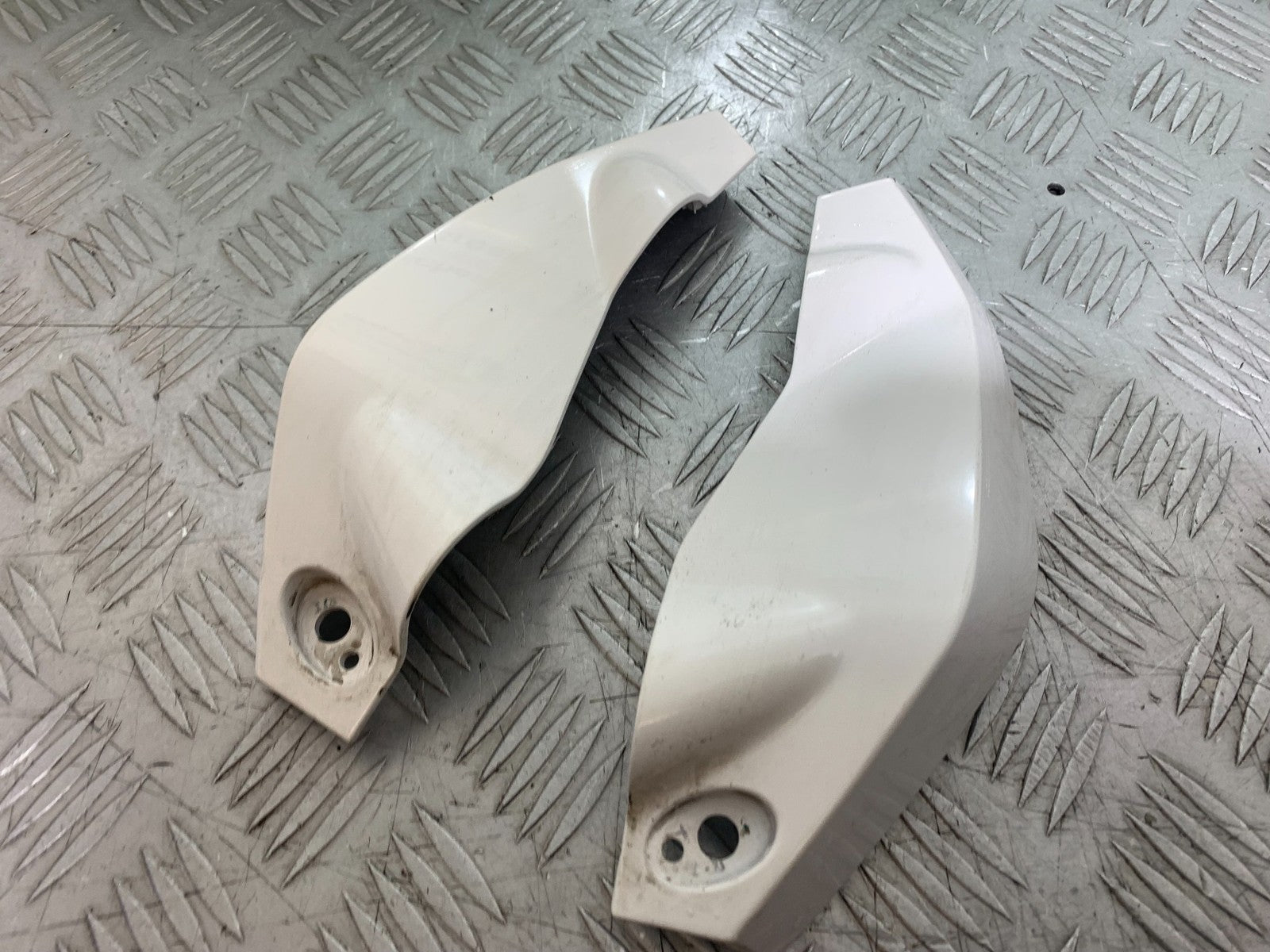 KTM DUKE 125 LEFT AND RIGHT TOP FAIRINGS  YEAR 2012-2016 (CMB1317)