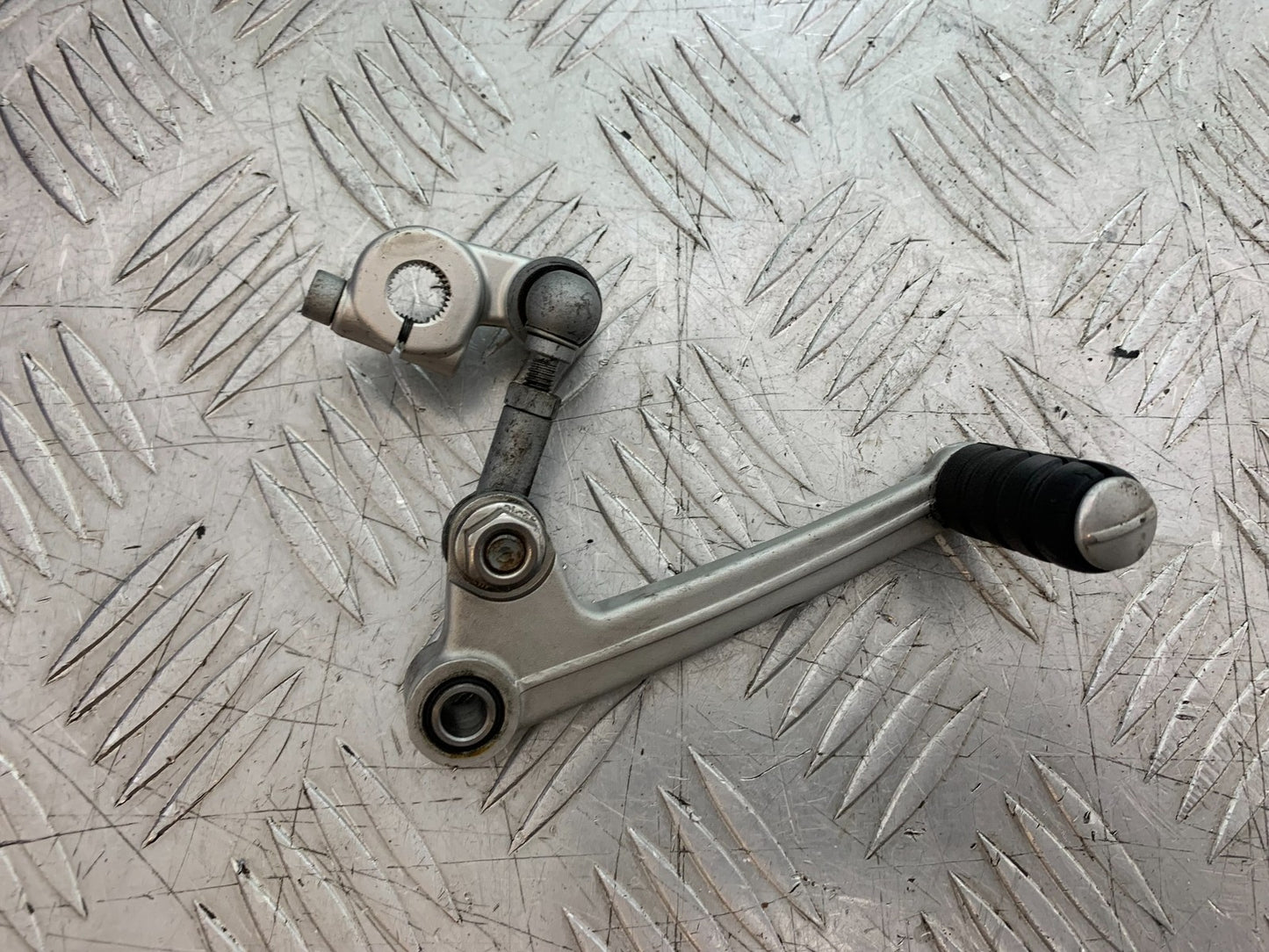 BMW F800 GT GEAR LEVER YEAR 2013-2017 (CMB1248)