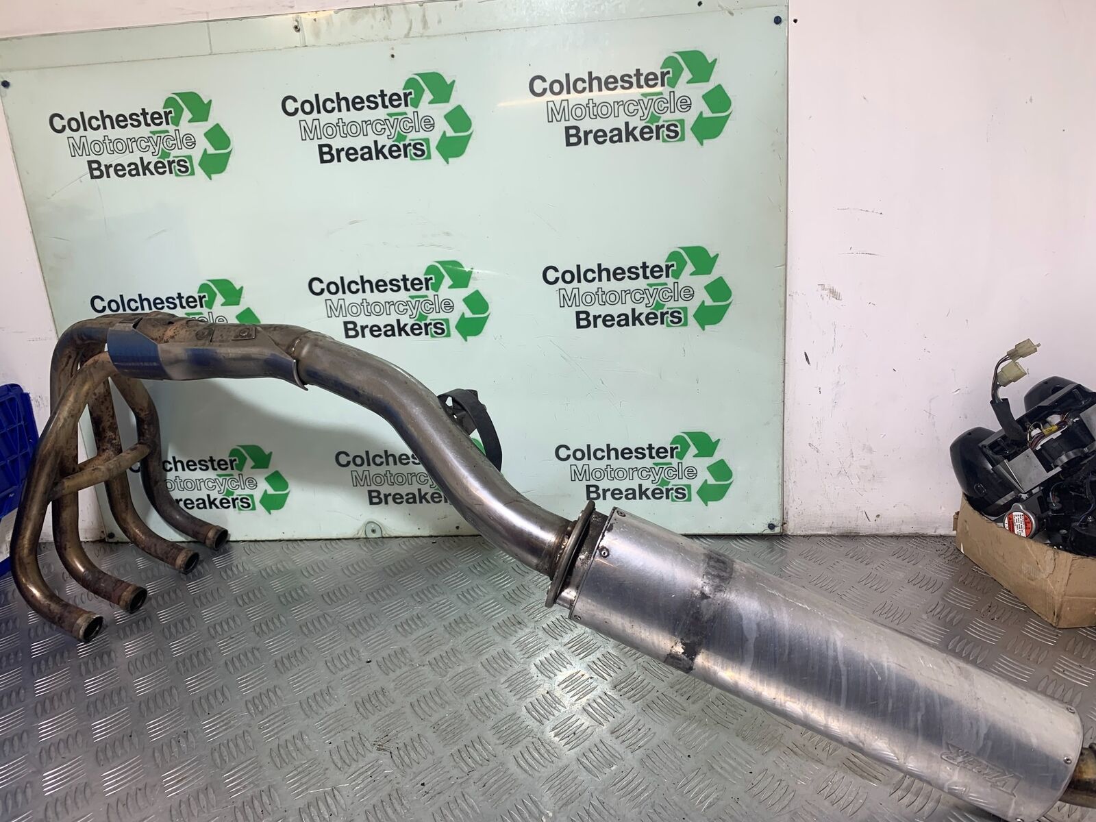 KAWASAKI Z750 ZR750 ZR-7S EXHAUST AND SILENCER    YEAR 1999-05 (CMB1135)