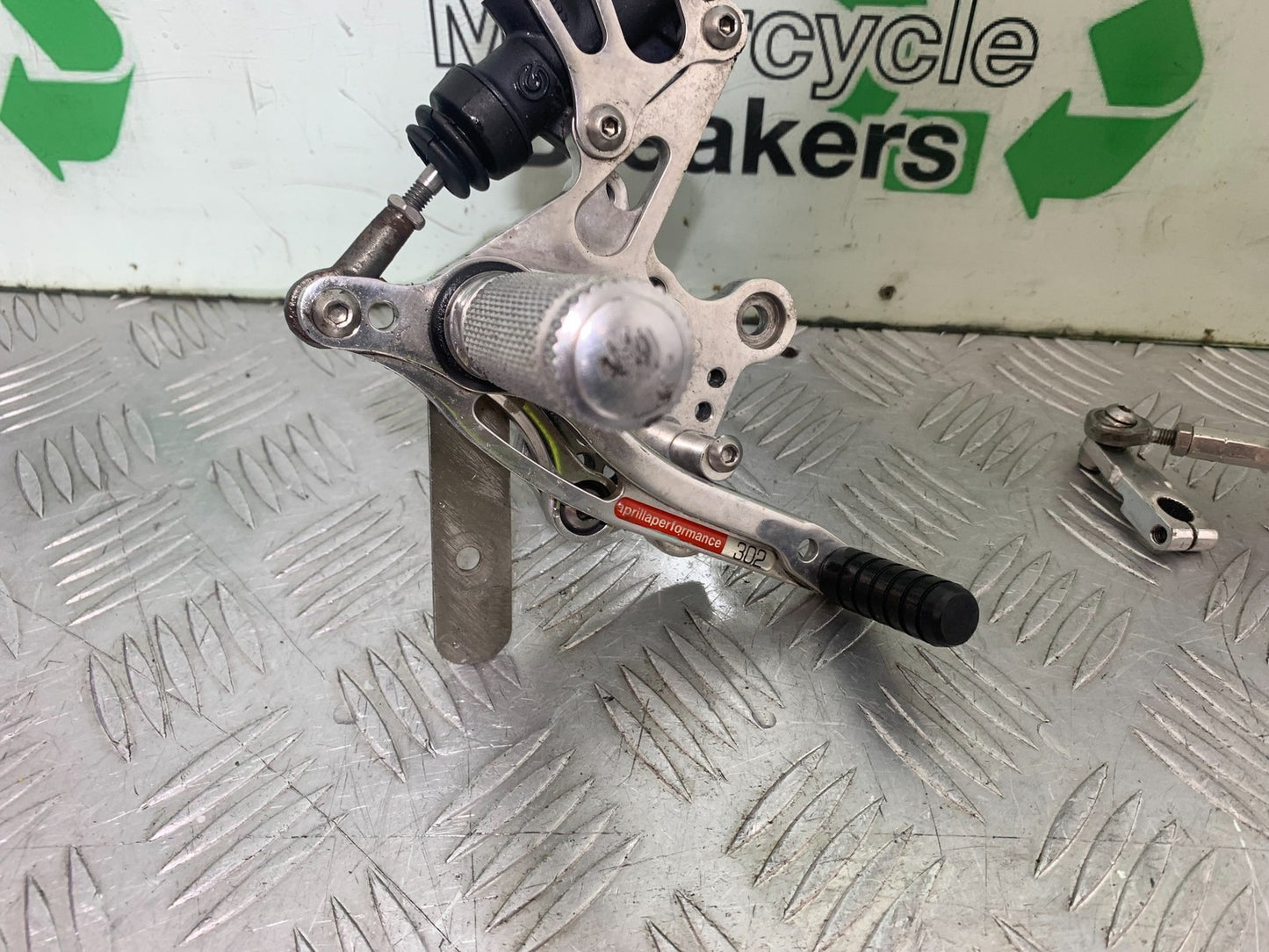 APRILIA RSV1000 R FACTORY MILLE REAR SETS  2004-09 (CMB1203)