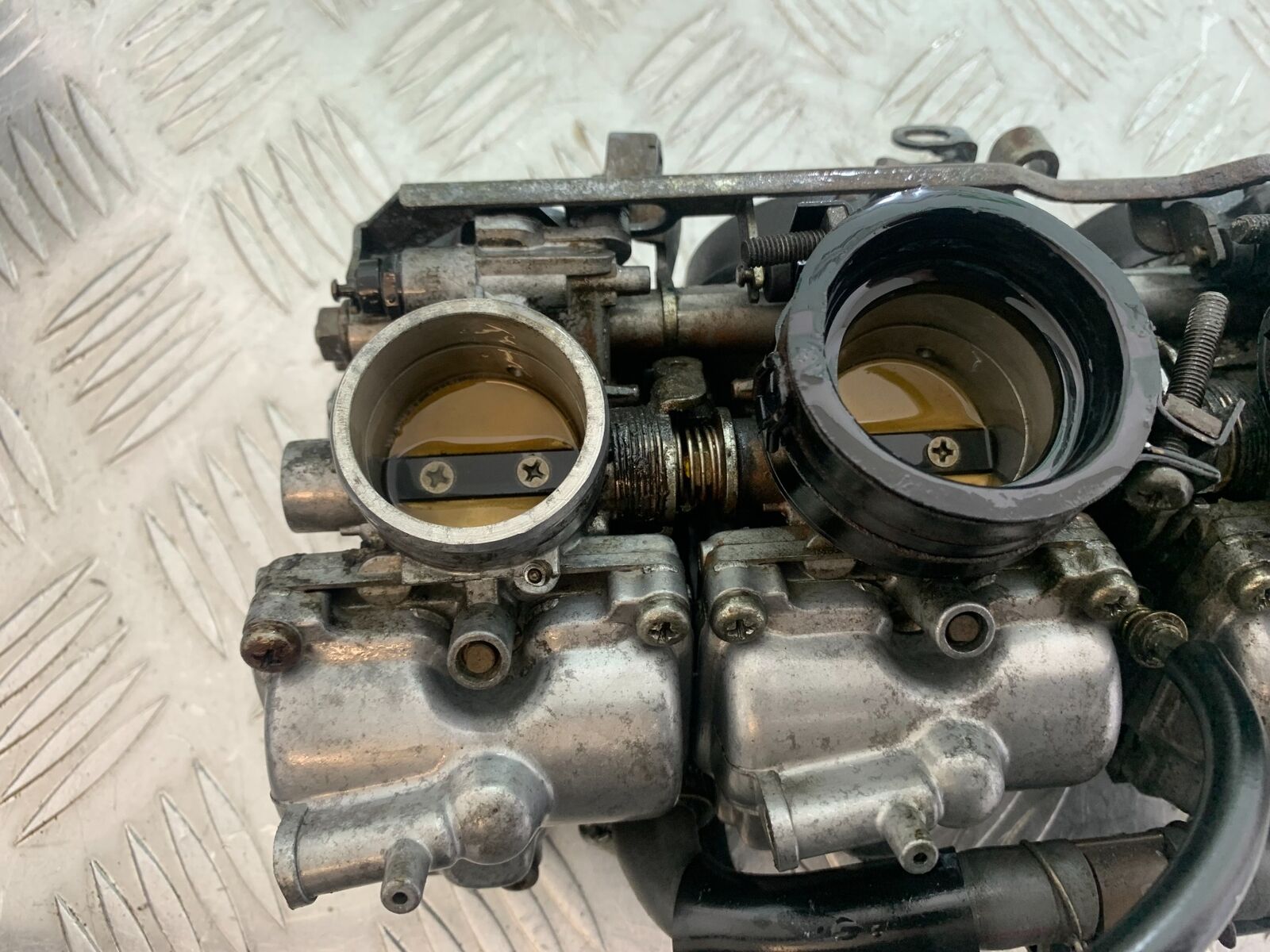 HONDA CBR600 CBR 600 F2 CARBS   YEAR 1991-1993 (CMB1114)