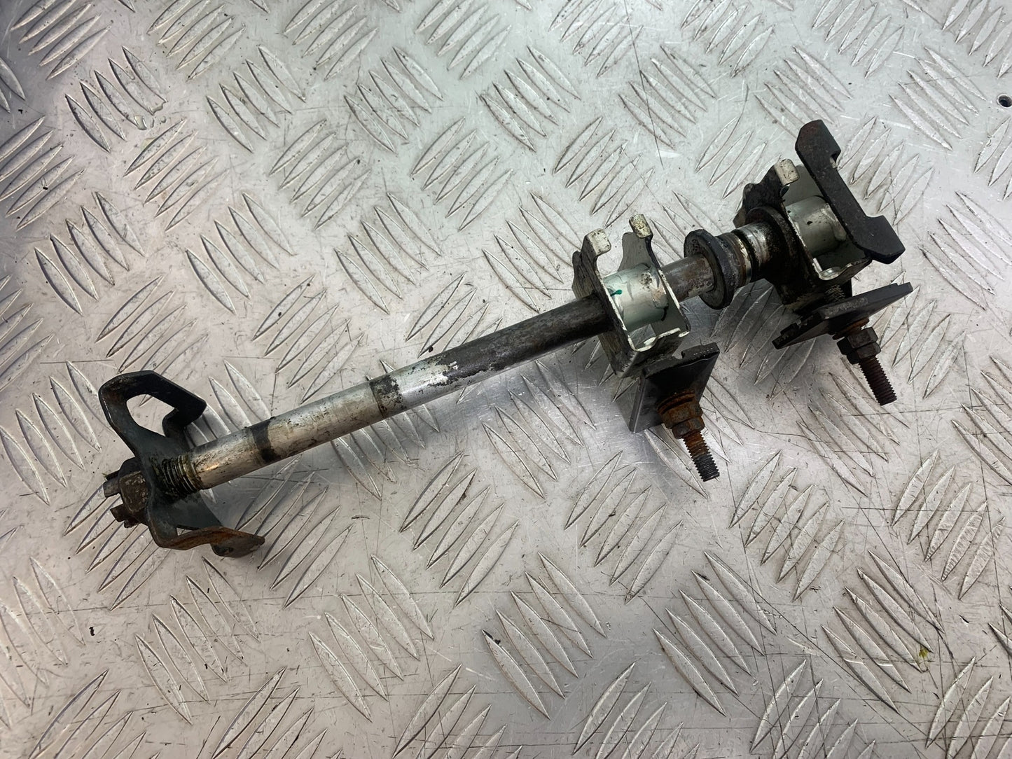 KAWASAKI Z125 Z 125 REAR WHEEL SPINDLE   YEAR  2018-2023 (CMB1167)