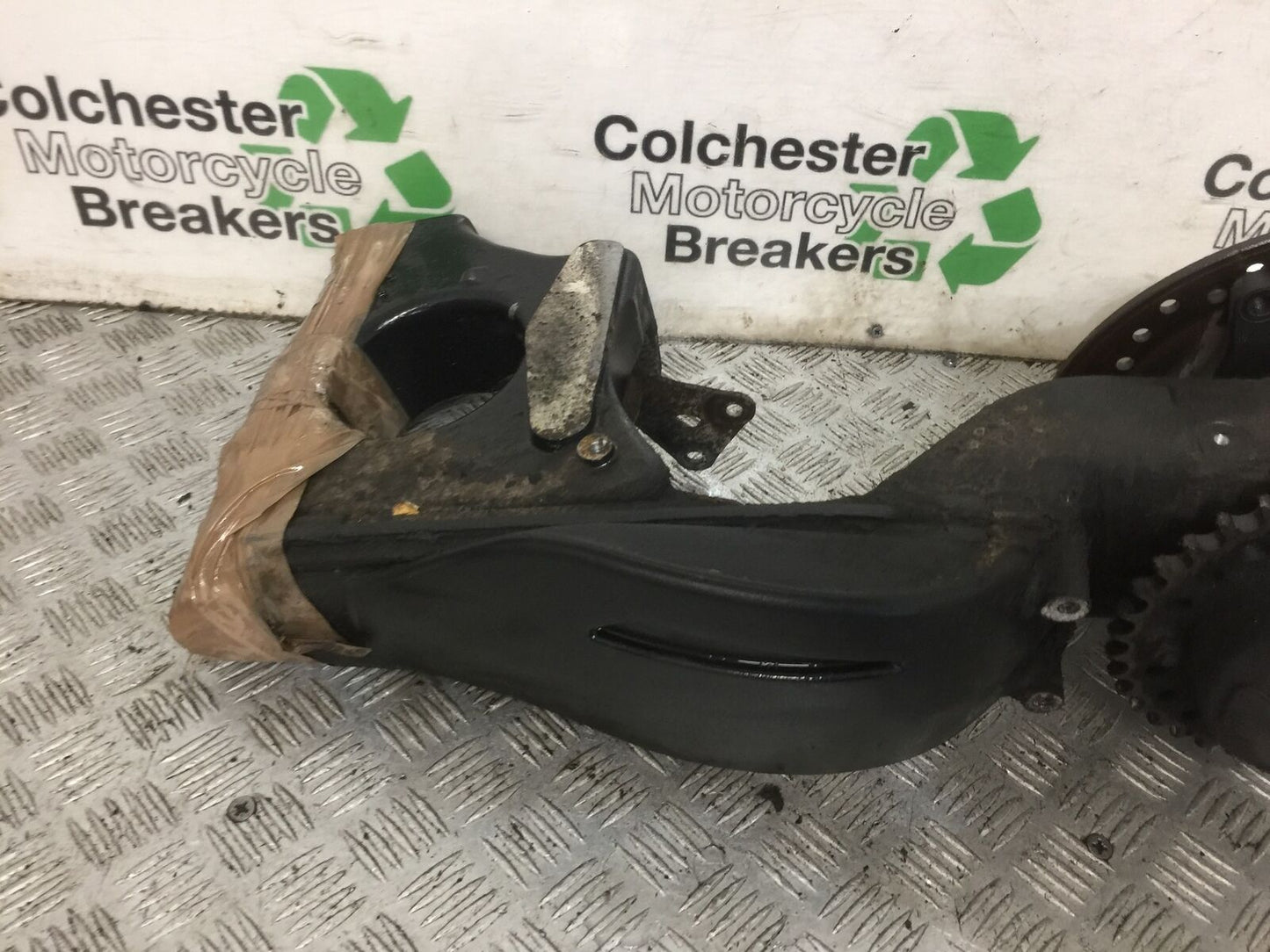 TRIUMPH 1050 SPRINT SWINGARM AND HUB   YEAR 2004-2007 (STOCK 888)