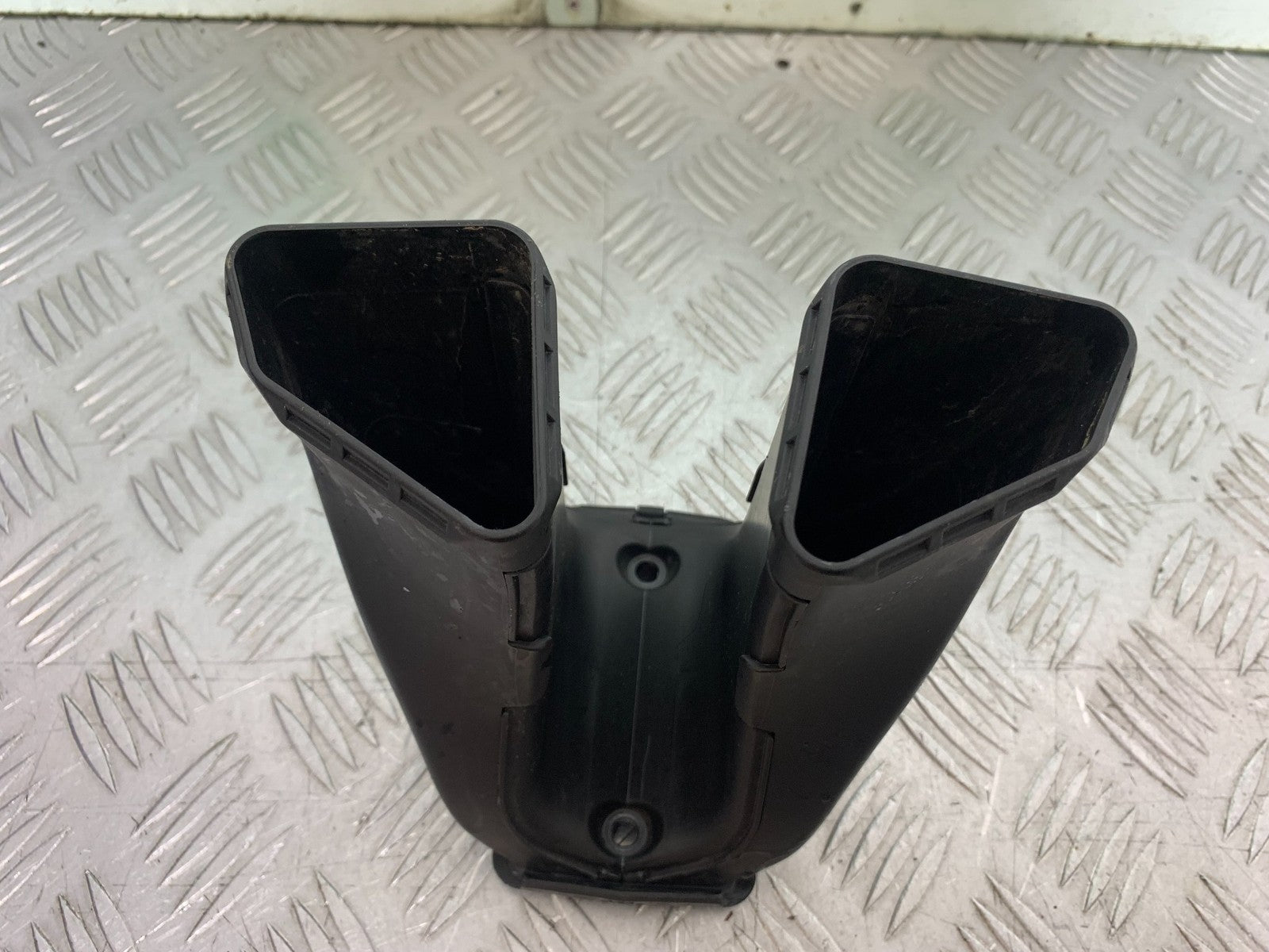 KTM 1290 SUPER DUKE R AIR TUBE  YEAR 2020-2024 (CMB1272)