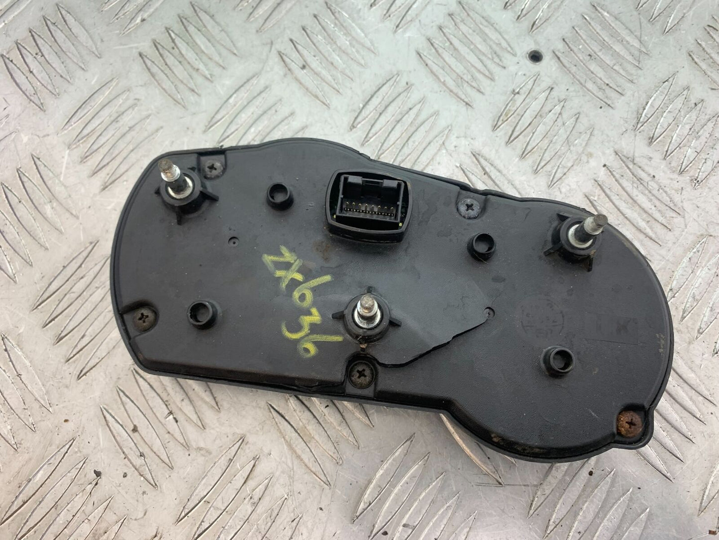 KAWASAKI ZX6R ZX636 CLOCKS SPEEDO DASH   YEAR 2002  (CMB1100)