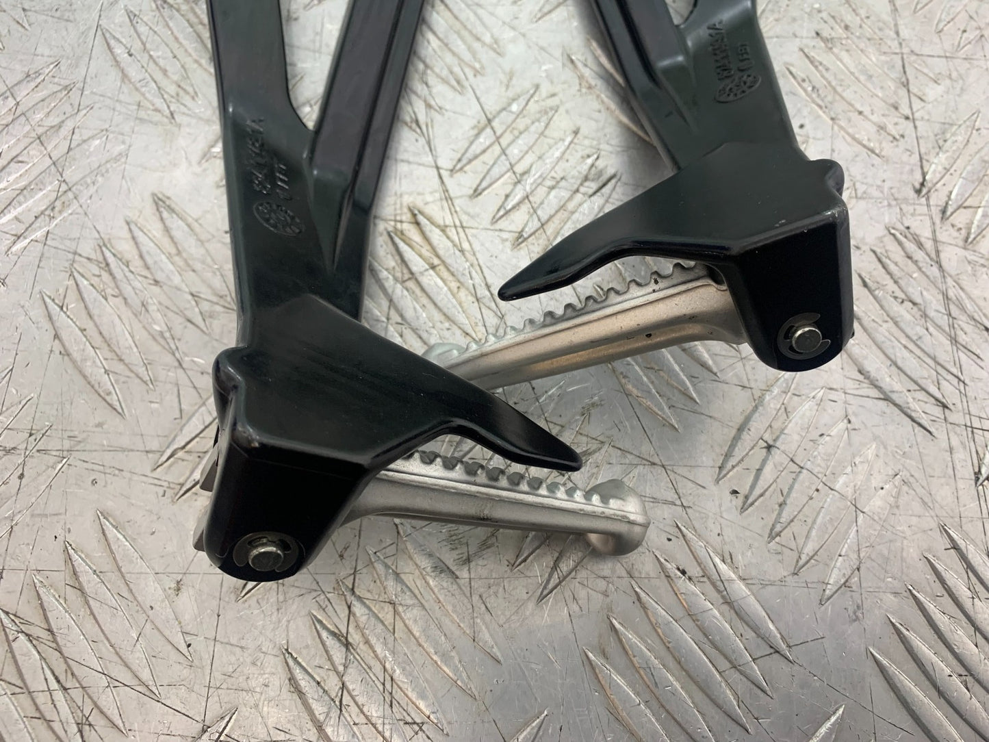 DUCATI 1198 S REAR HANGERS AND PEGS  YEAR 2009-2011 (CMB1219)