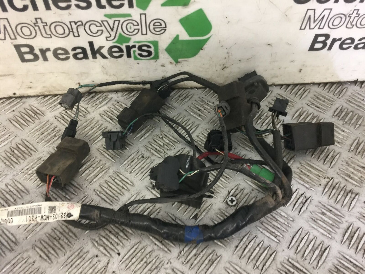HONDA VFR800 V TEC FRONT SUBLOOM   YEAR 2009-2013  (ABS) STOCK 576