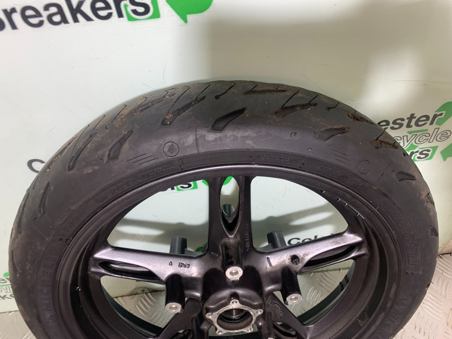 TRIUMPH 1050 SPRINT GT FRONT WHEEL (GOOD TYRE)  YEAR 2010-2016 (CMB1250)