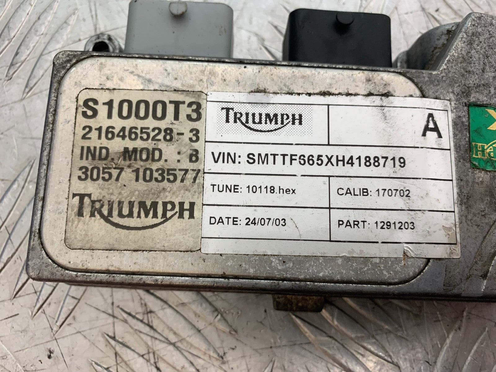 TRIUMPH 955i SPRINT ST ECU YEAR 1999-04 (CMB1230)
