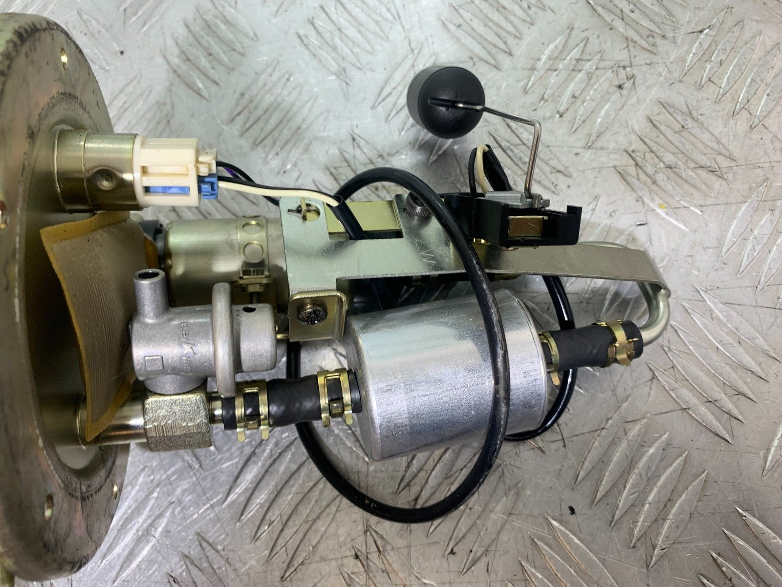 TRIUMPH 1050 SPEED TRIPLE PETROL PUMP YEAR 2005-2007 (CMB1322)