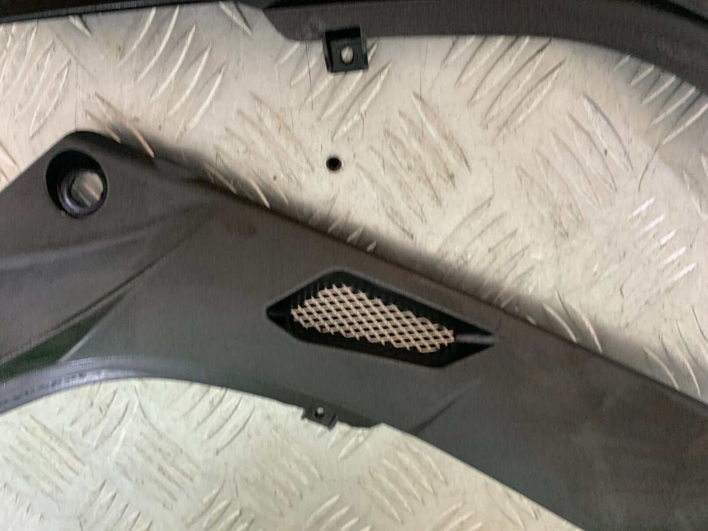 BENELLI BN125 BN 125 LEFT AND RIGHT SIDE INFILLS   YEAR 2018-2021 (CMB1080)