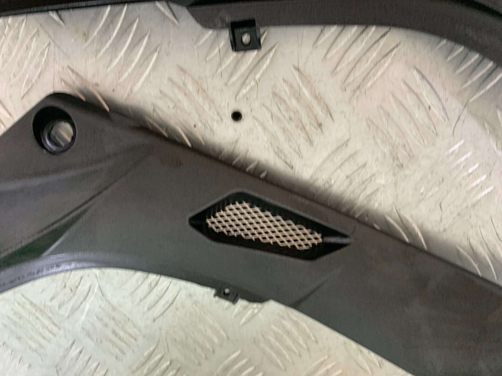 BENELLI BN125 BN 125 LEFT AND RIGHT SIDE INFILLS   YEAR 2018-2021 (CMB1080)