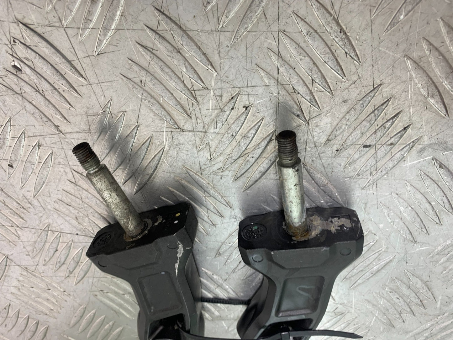 KAWASAKI 650 VERSYS HANDLEBAR CLAMPS  YEAR 2015-2018 (CMB1288)