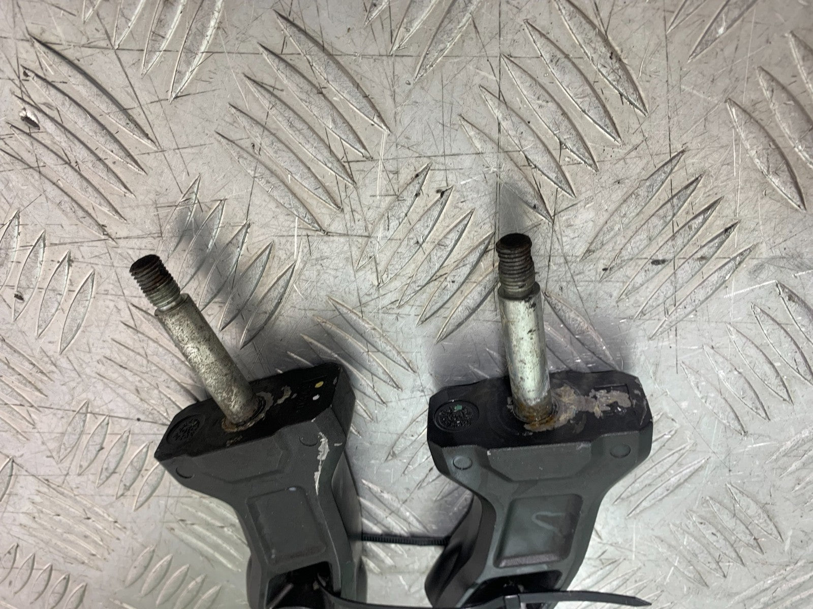 KAWASAKI 650 VERSYS HANDLEBAR CLAMPS  YEAR 2015-2018 (CMB1288)