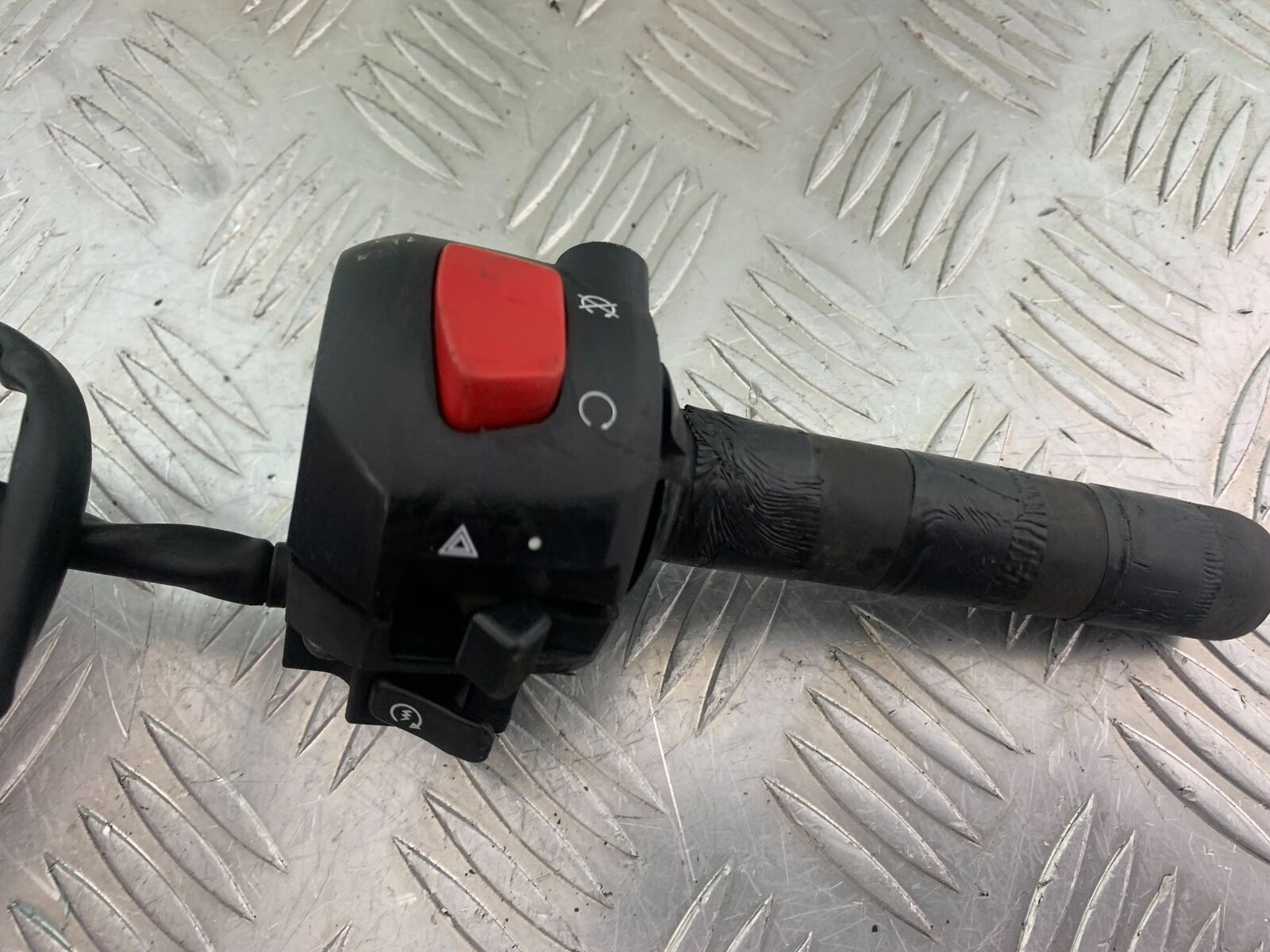 SUZUKI DL 650 V-STROM RIGHT SWITCH GEAR  YEAR 2020 (CMB1117)