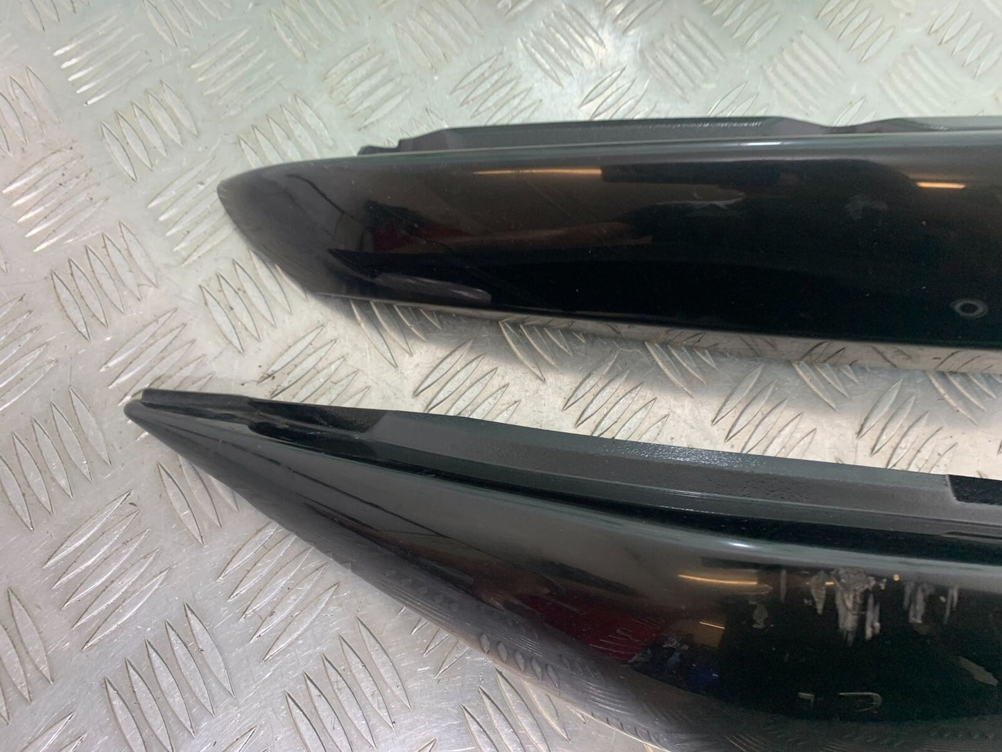 KAWASAKI ER6 N LEFT AND RIGHT SEAT PANELS   YEAR 2005-2008 (CMB1034)