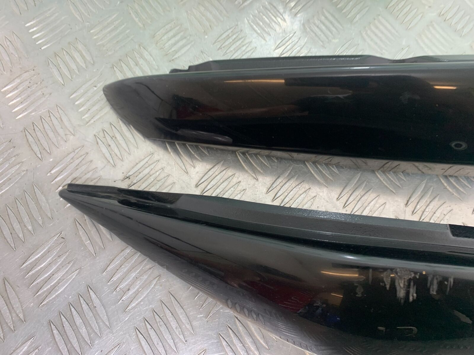 KAWASAKI ER6 N LEFT AND RIGHT SEAT PANELS   YEAR 2005-2008 (CMB1034)
