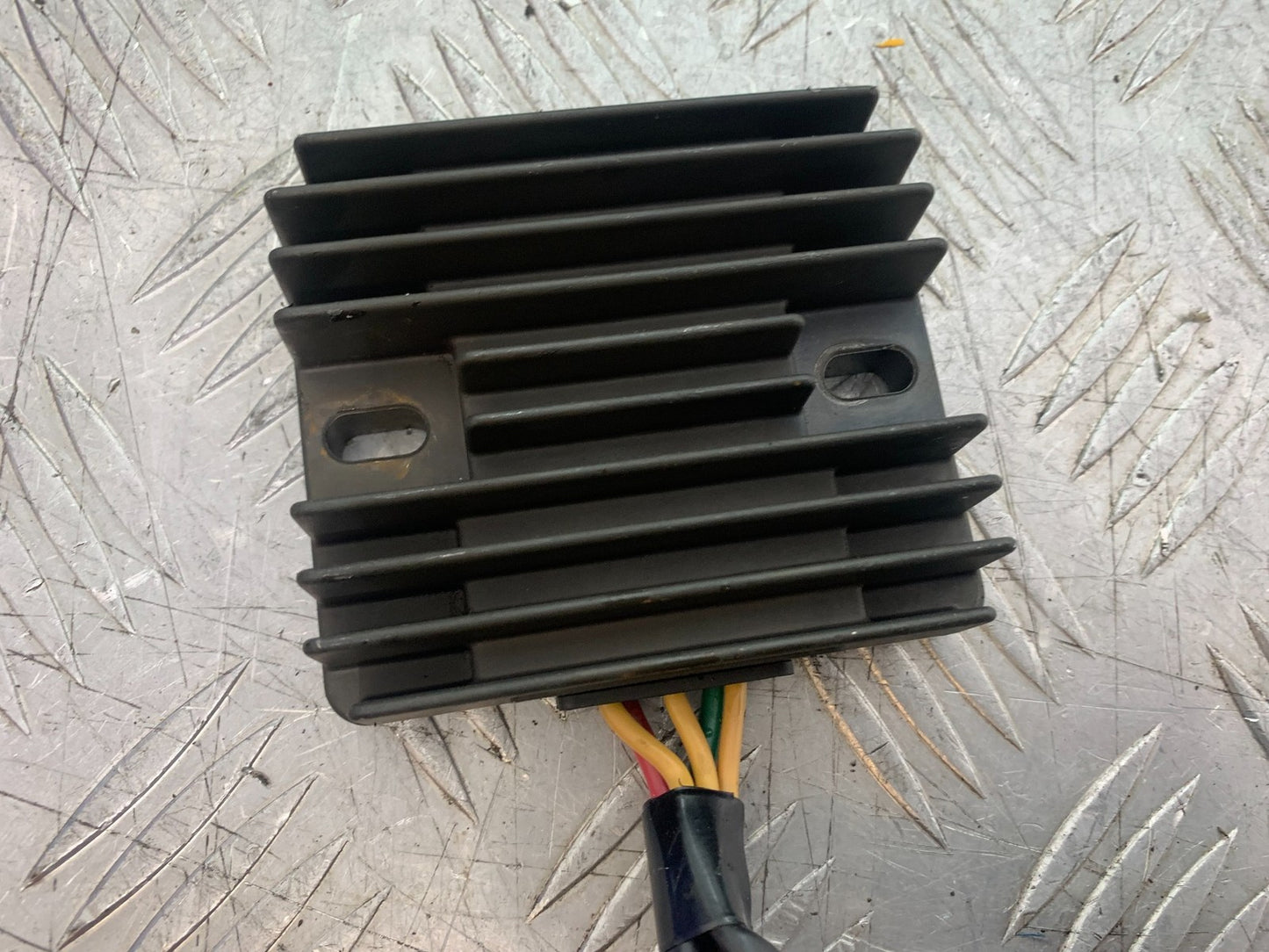 HONDA CBR1000 rr FIREBLADE REGULATOR  (NOT GENUINE) YEAR 2006 (CMB1220)