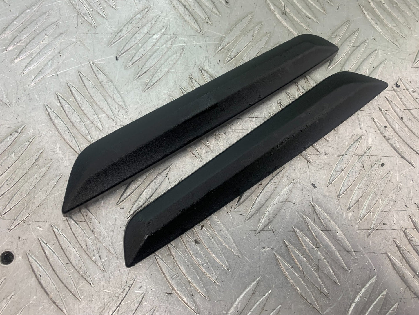 BMW R1200 R 1200 GS LEFT AND RIGHT TRIM  YEAR 2013-2016 (CMB1257)