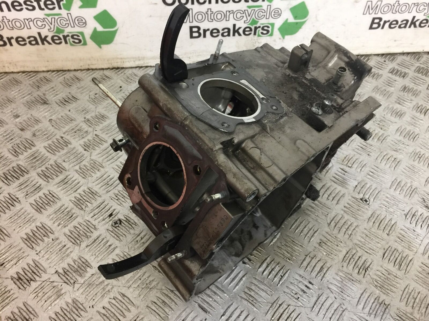 HYOSUNG GT250 COMET CRANK CASINGS  YEAR 2007 (STOCK 682)