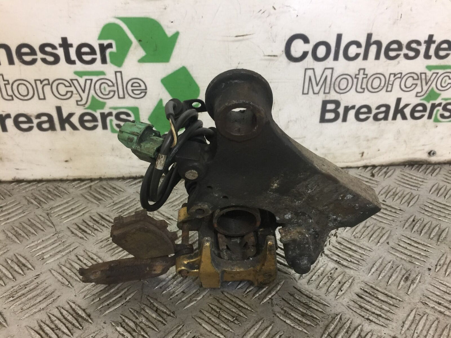 HONDA CBF500 CBF 500 REAR BRAKE CALIPER  YEAR 2004  (STOCK 585)