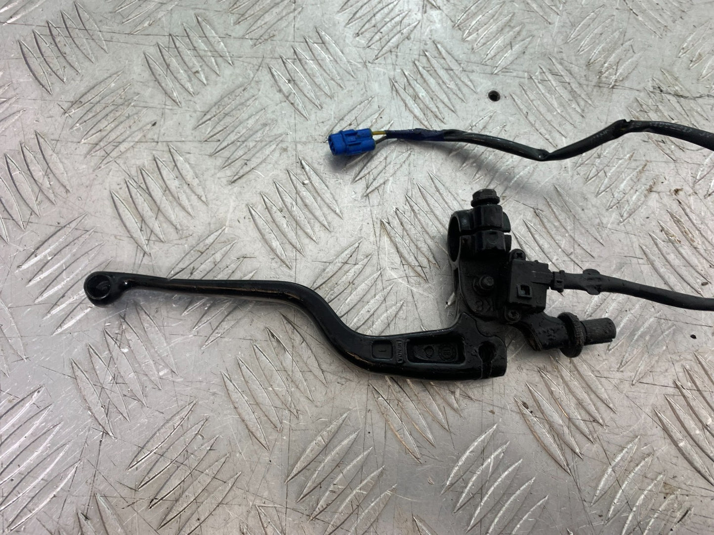 KTM RC125 RC 125 CLUTCH LEVER AND BRACKET YEAR 2017-2022 (CMB 1244)