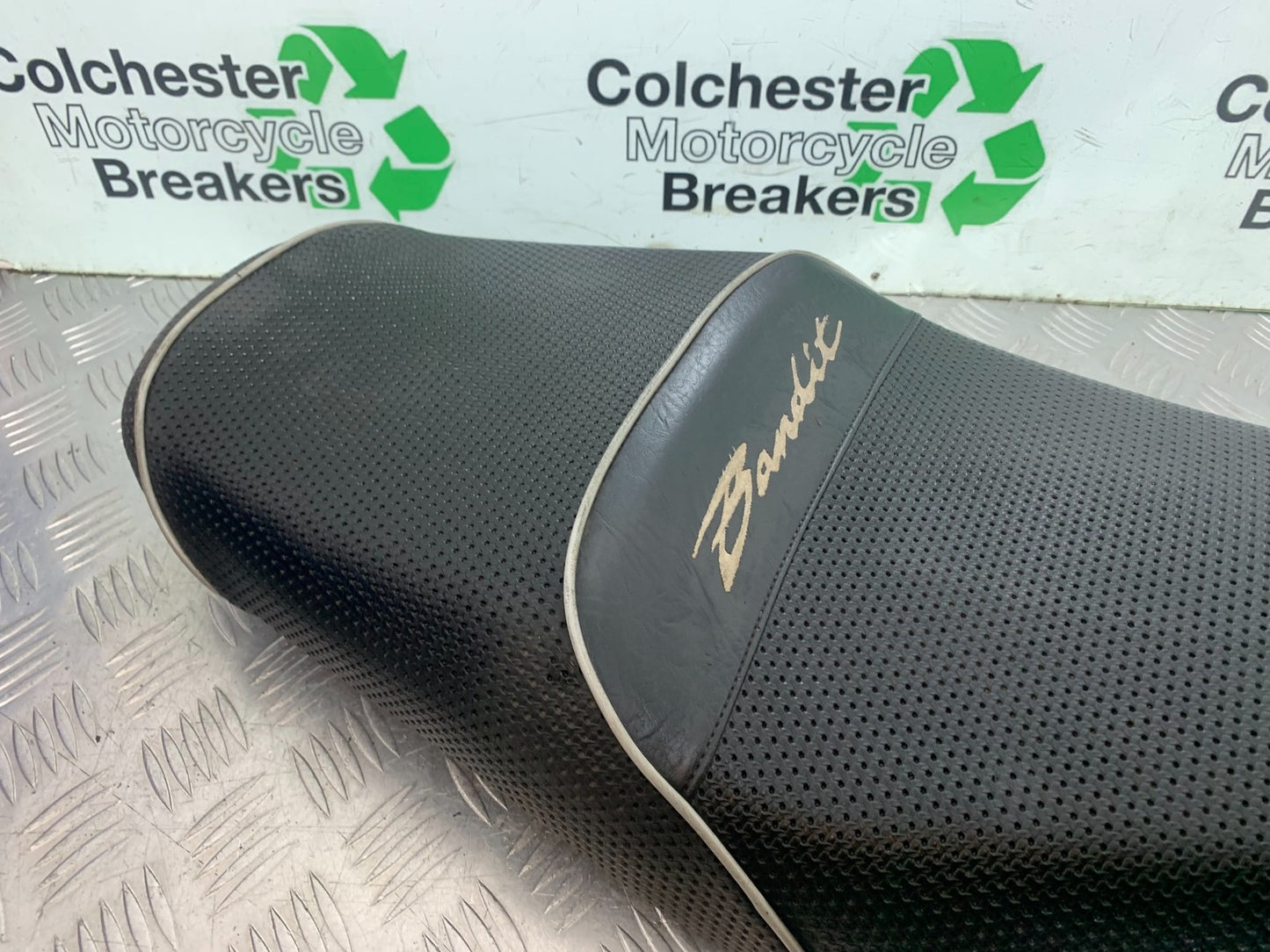SUZUKI GSF600 GSF 600 BANDIT SEAT 2000-2004 (CMB1269)