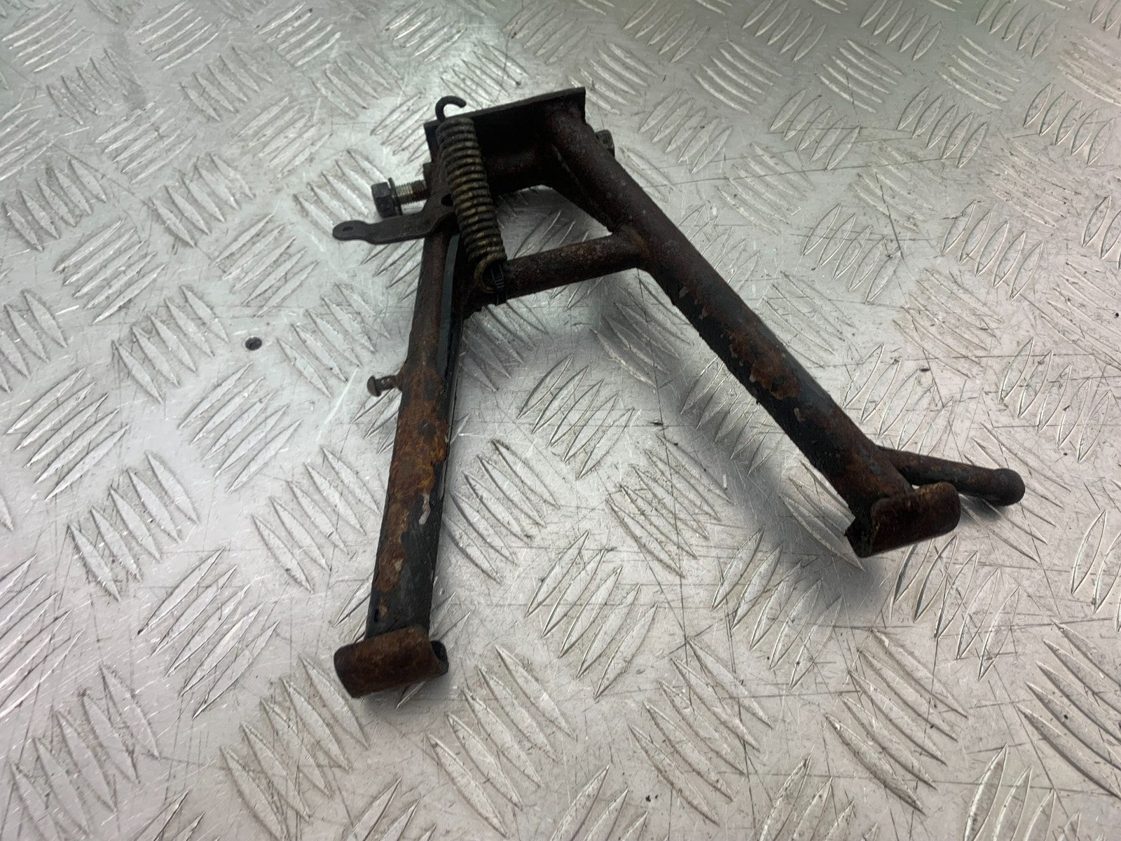 SUZUKI GP100 GP 100 CENTER STAND  YEAR 1978-1988 (CMB1259)