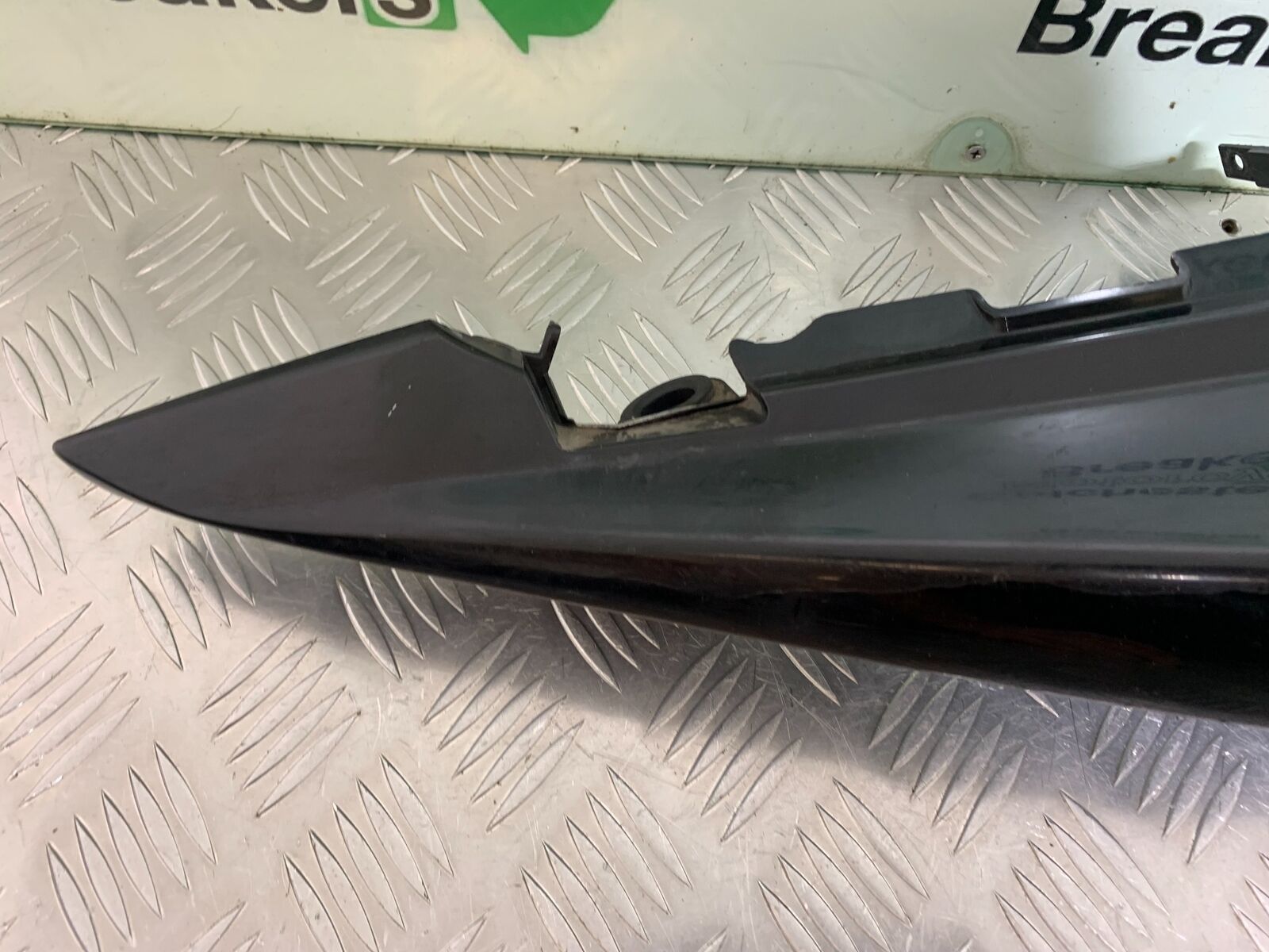 SUZUKI SV650 SV 650 RIGHT SEAT PANEL    YEAR 2003-2006 (CMB1024)