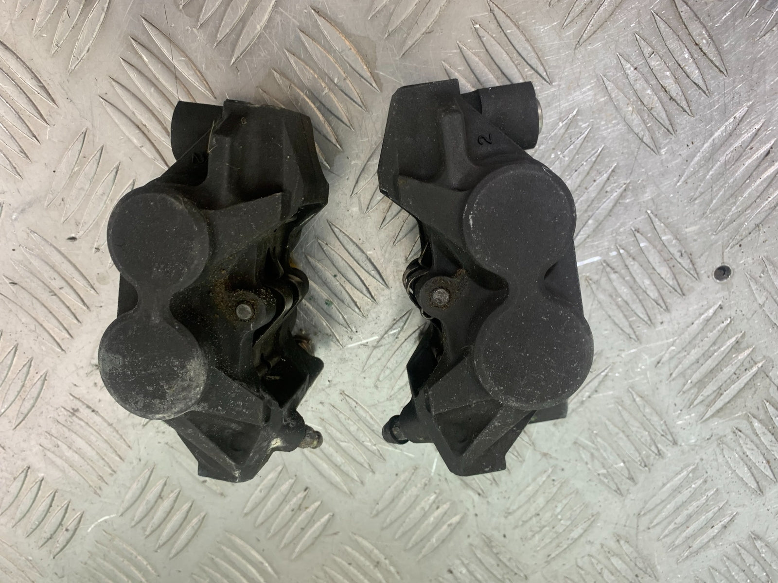 YAMAHA YZF R1 FRONT BRAKE CALIPERS   YEAR 2004-2006 (CMB1155)