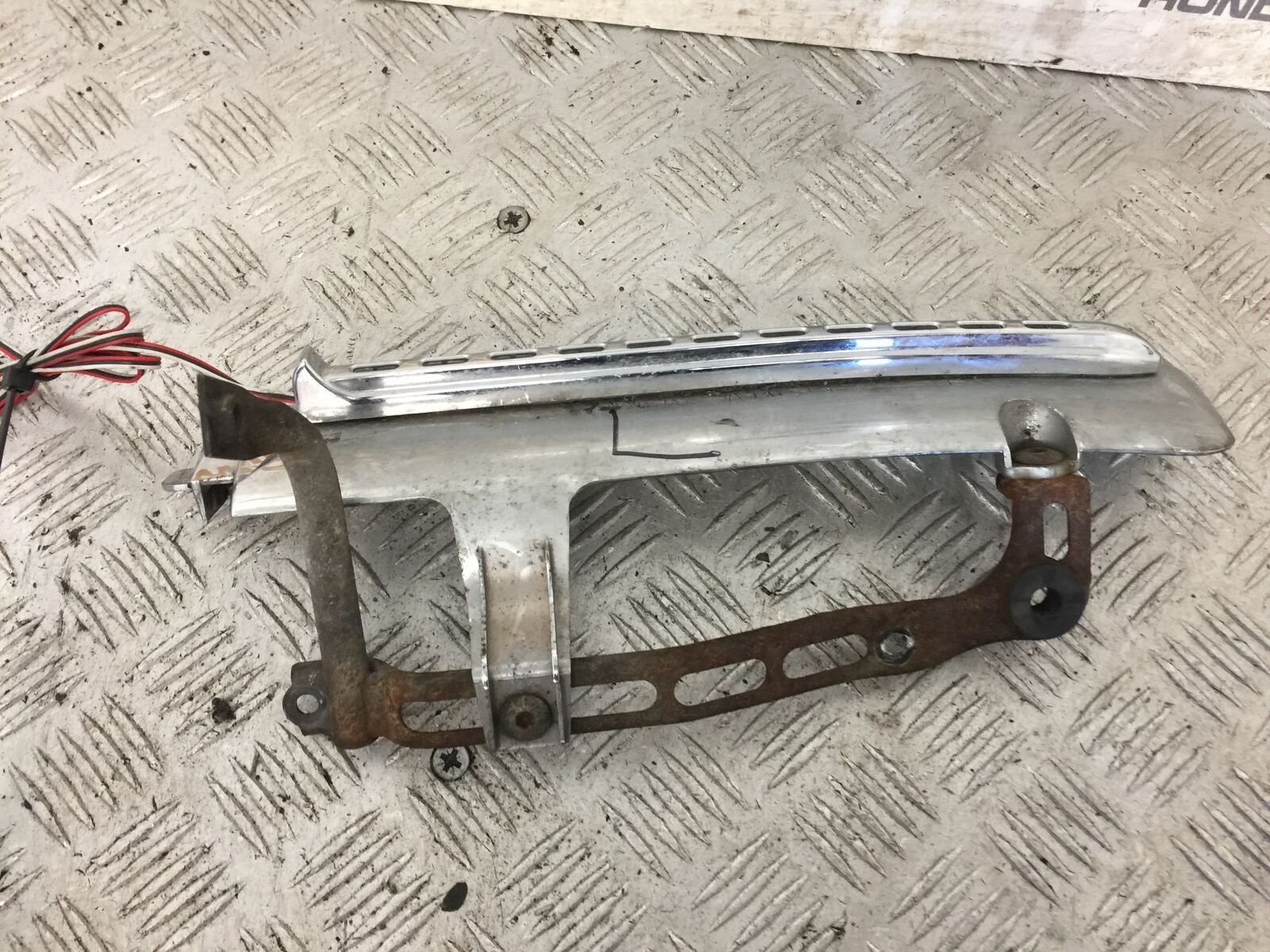 HONDA GL1800 GL 1800 LEFT CHROME ENGINE COVER   YEAR 2004-10 ABS (STOCK 890)