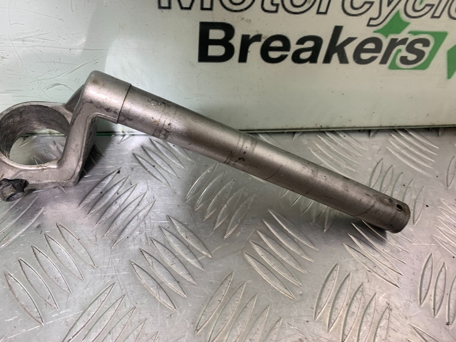 HONDA VFR800 PRE V-TEC RIGHT HANDLEBAR  YEAR 1998-2001 (CMB1233)