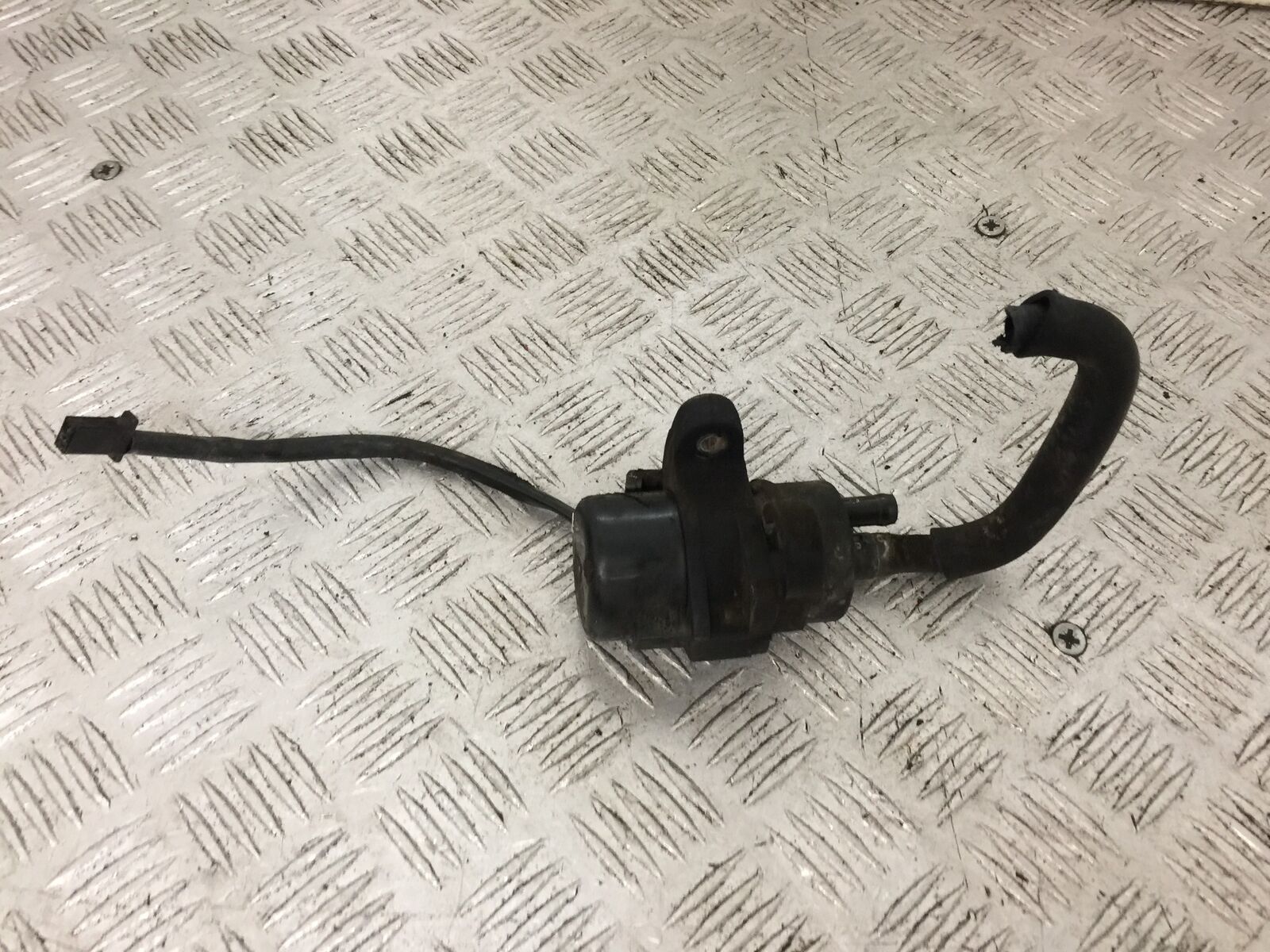 YAMAHA FZS600 FAZER 600 PETROL PUMP YEAR 1998-2001(STOCK 878)