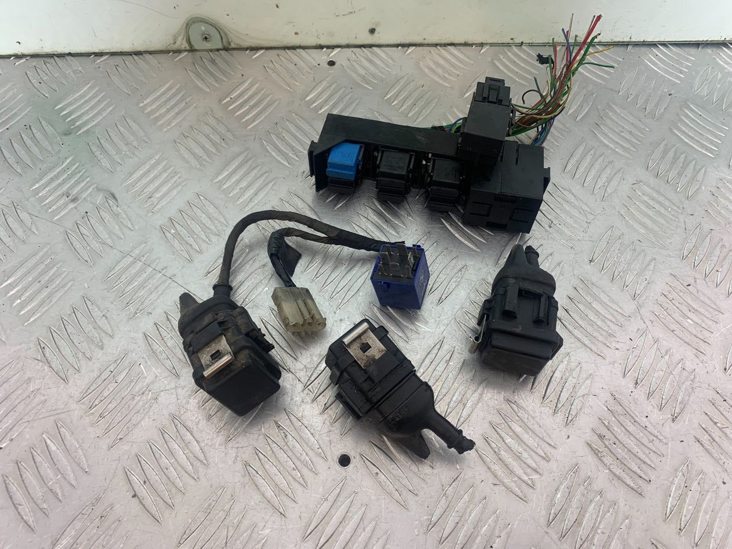 BMW K1200 K 1200 LT RELAYS   YEAR 1999-07 (CMB1138)
