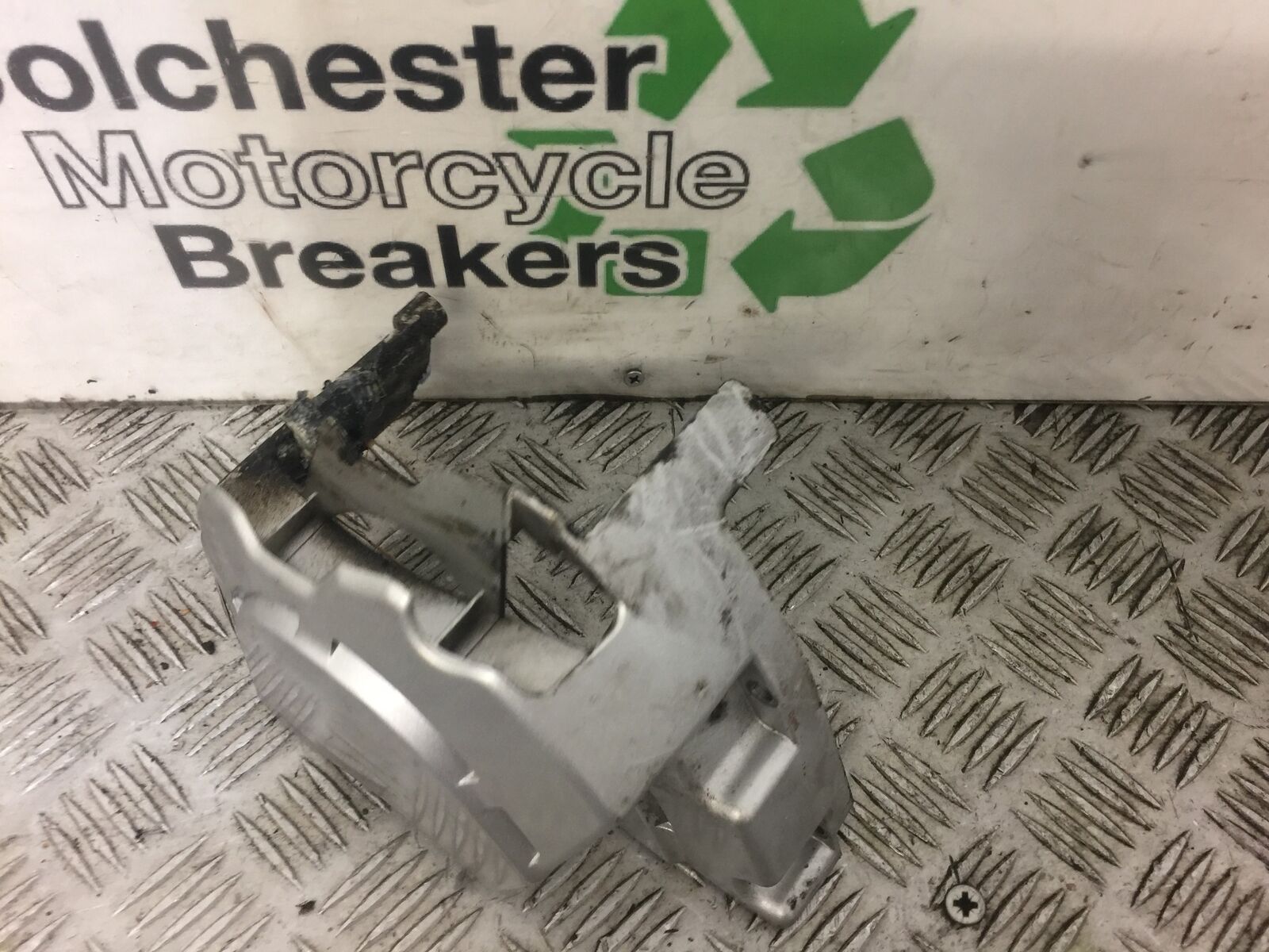 YAMAHA FZS1000 FAZER FRONT SPROCKET COVER  YEAR 2003 (STOCK 379)