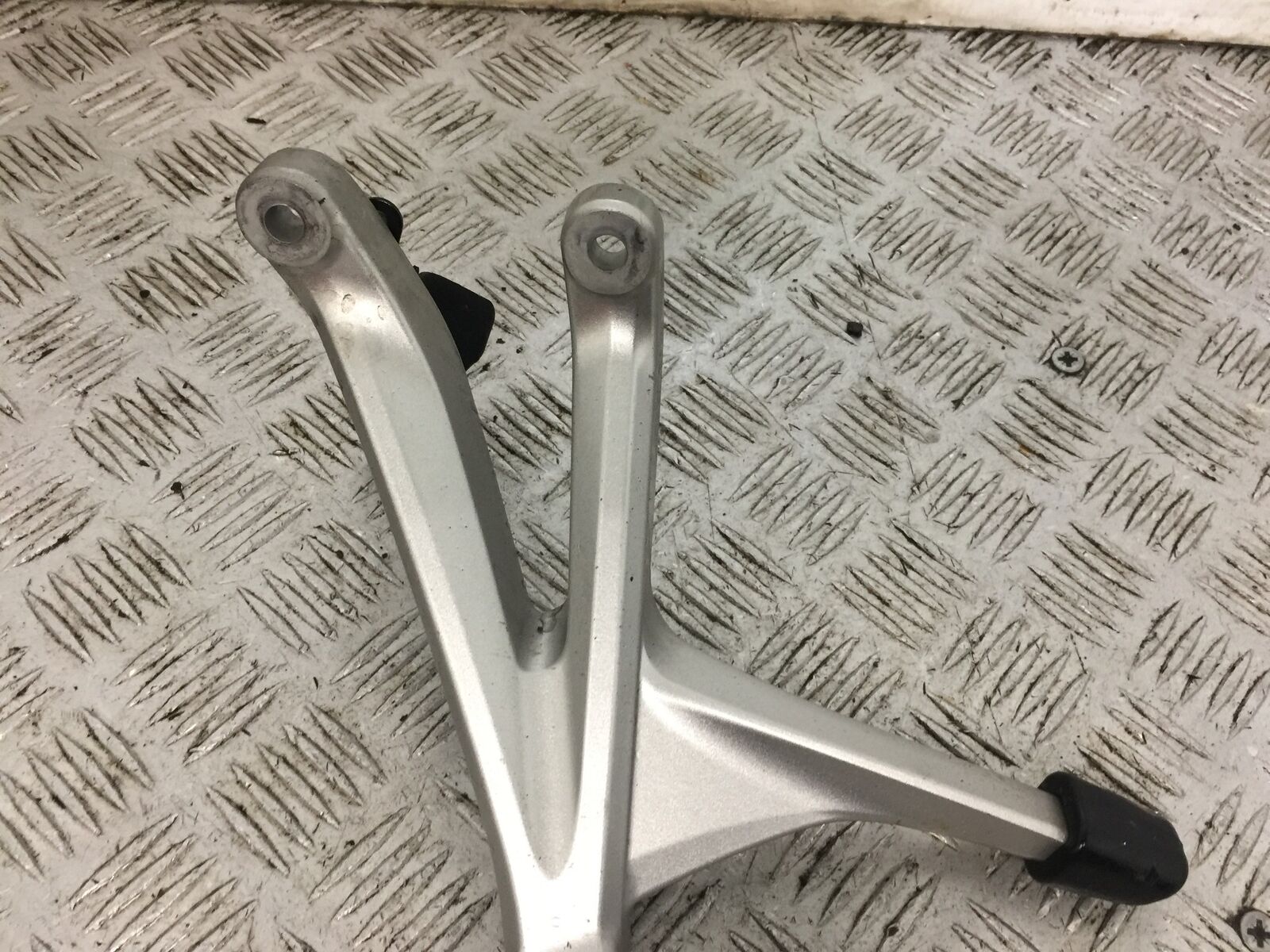 HONDA VFR1200 VFR 1200 FA LEFT REAR HANGER AND PEG YEAR 2010-11  (STOCK 793)
